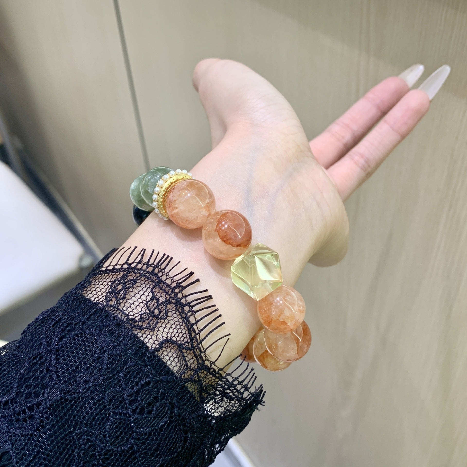 Natural Crystal Multi-Gem Bracelet Fortune-Attracting Beads with Unique Design Sense Light Luxury Hand Jewelry Gift Red Gum Flower Bracelet