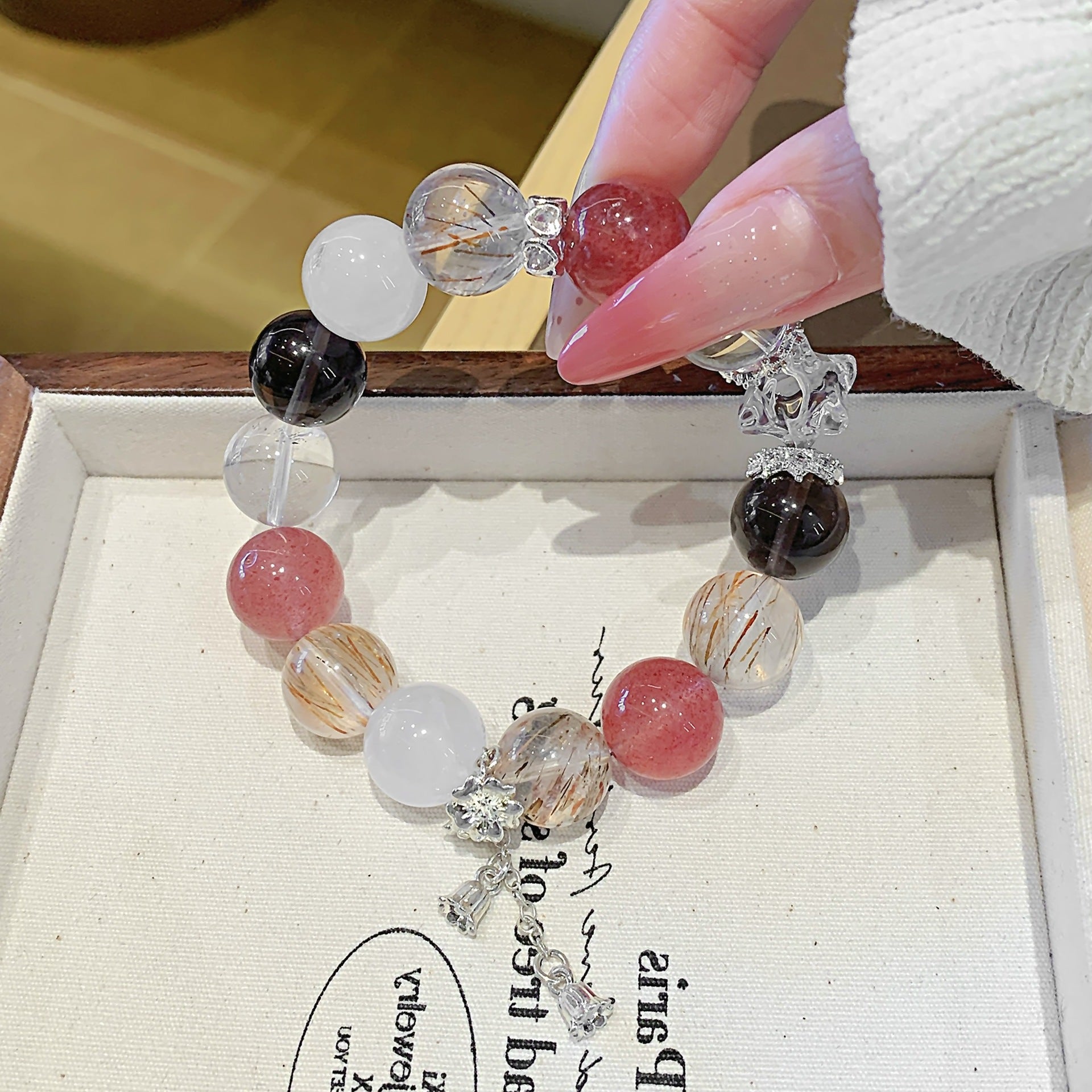 Natural Multi-Gemstone Crystal Fashion Versatile Women's Bracelet Hot-selling Exquisite Bracelet Original Design Strawberry Crystal Bracelet