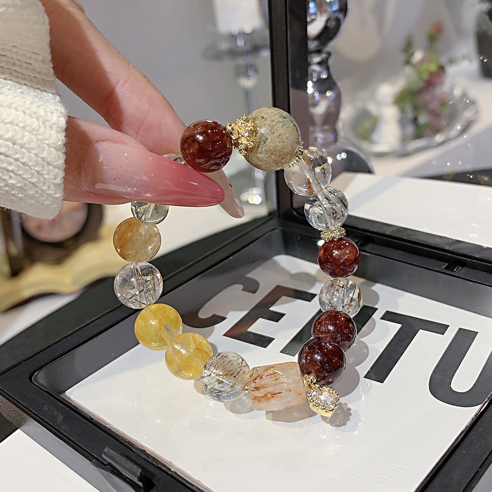 Factory Direct Supply Red Rubber Flower Multi-Treasure Beaded Bracelet Wholesale light luxury fashion jewelry Wholesale Crystal Bracelets and Bangles