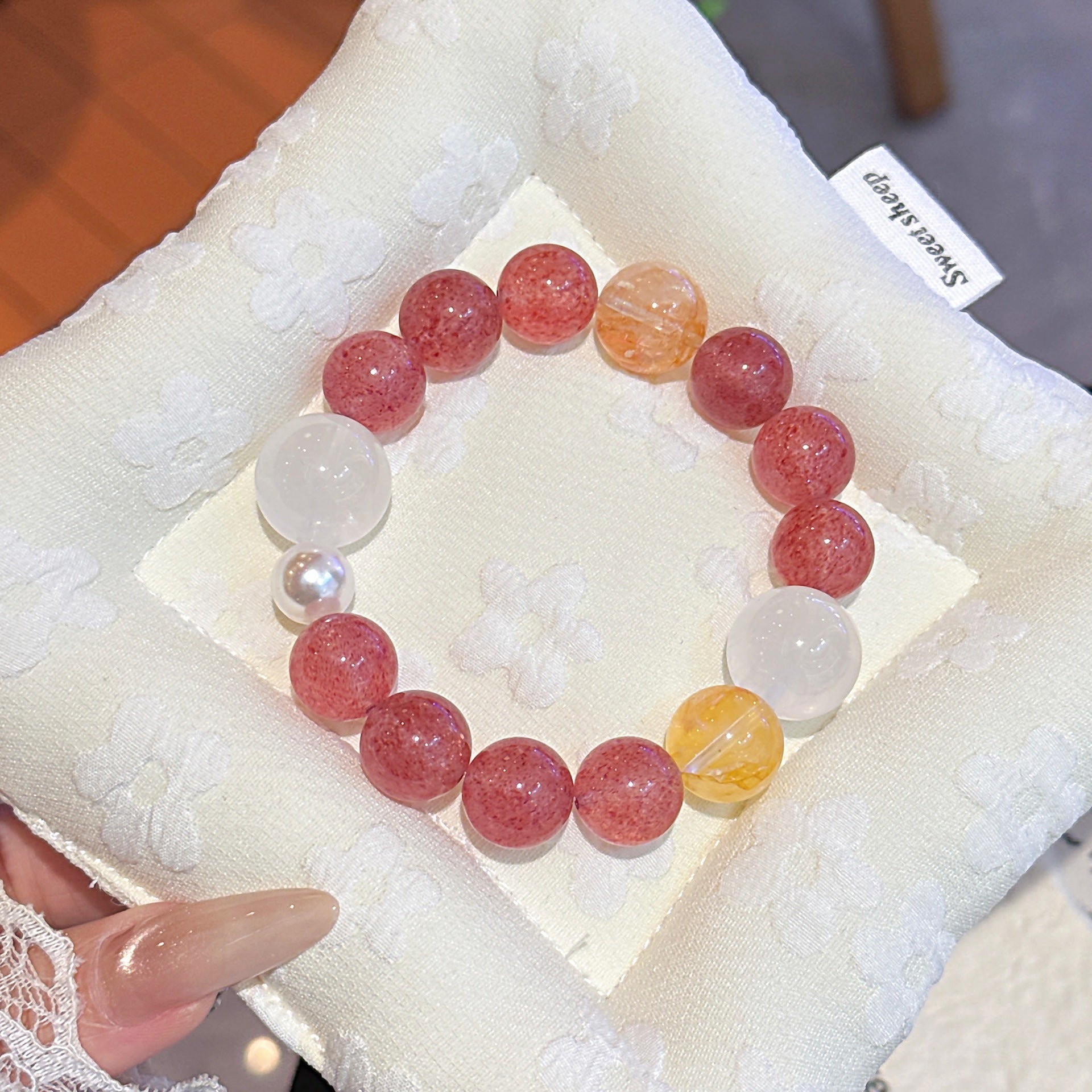 【Rose Nectar】Natural Strawberry Crystal Bracelet Handcrafted Exquisite Strawberry Crystal Bracelet Crystal Bracelet