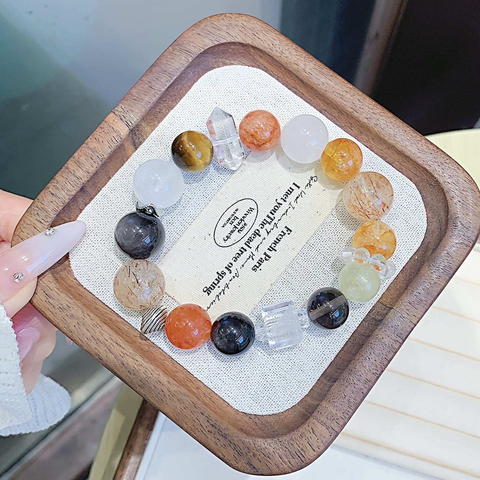 Natural Red Gum Flower Lucky Bracelet for Women Original Design of Fortune Bracelet Factory Wholesale Crystal Bracelet for Street Selling