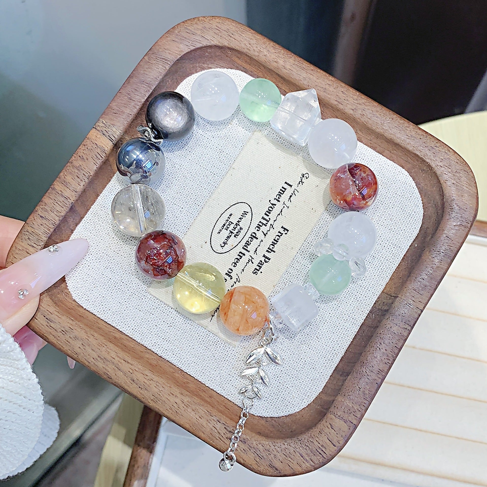 Natural Red Gum Flower Crystal Bracelet diy Red Glue Flower Loose Beads Factory Wholesale Red Gum Flower Natural Crystal Bracelet