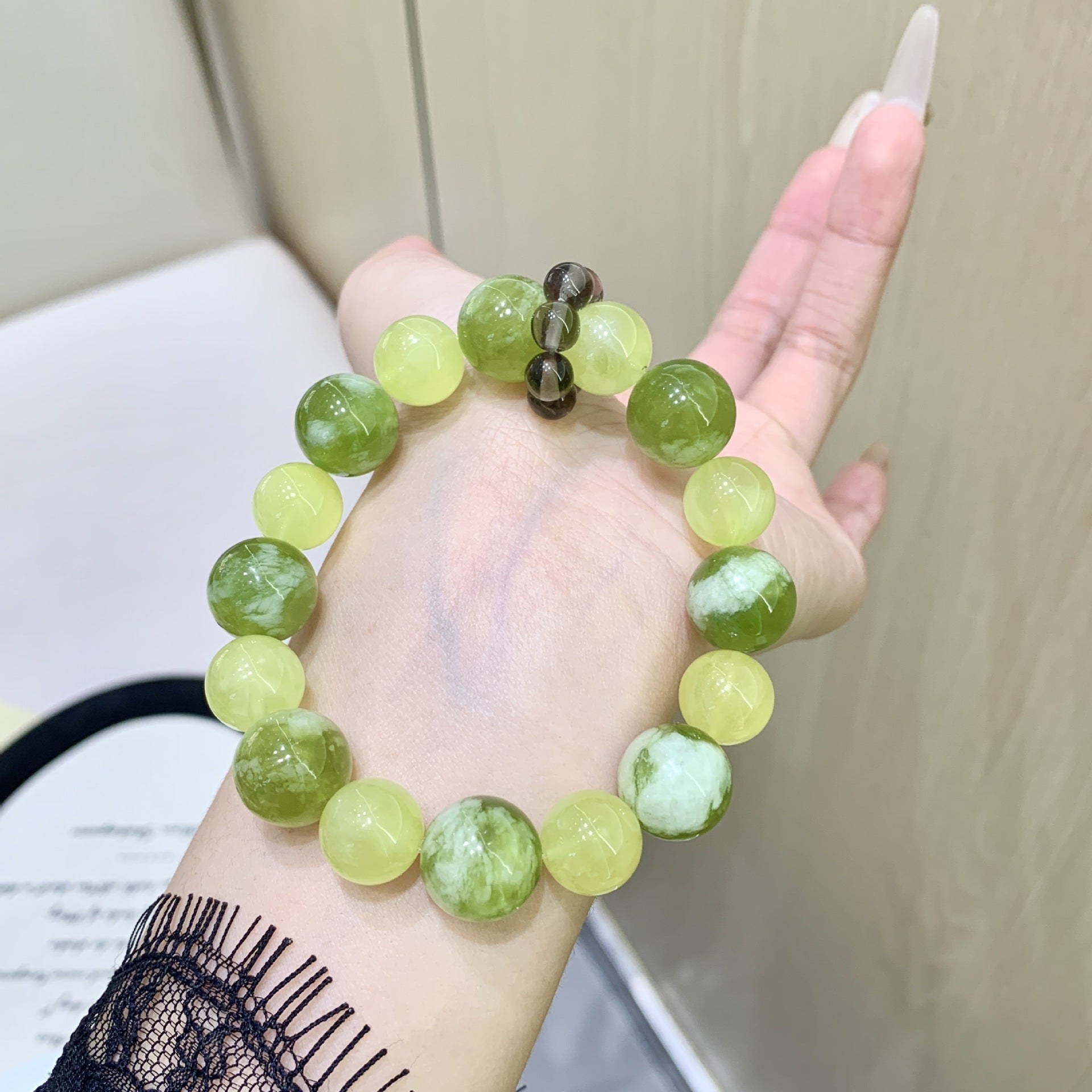 【Spring Mountain Snow】Natural Xiuyan Jade Bracelet Green Grape Milk Cap Xiuyan Crystal Hand Jewelry String Natural Crystal Bracelet