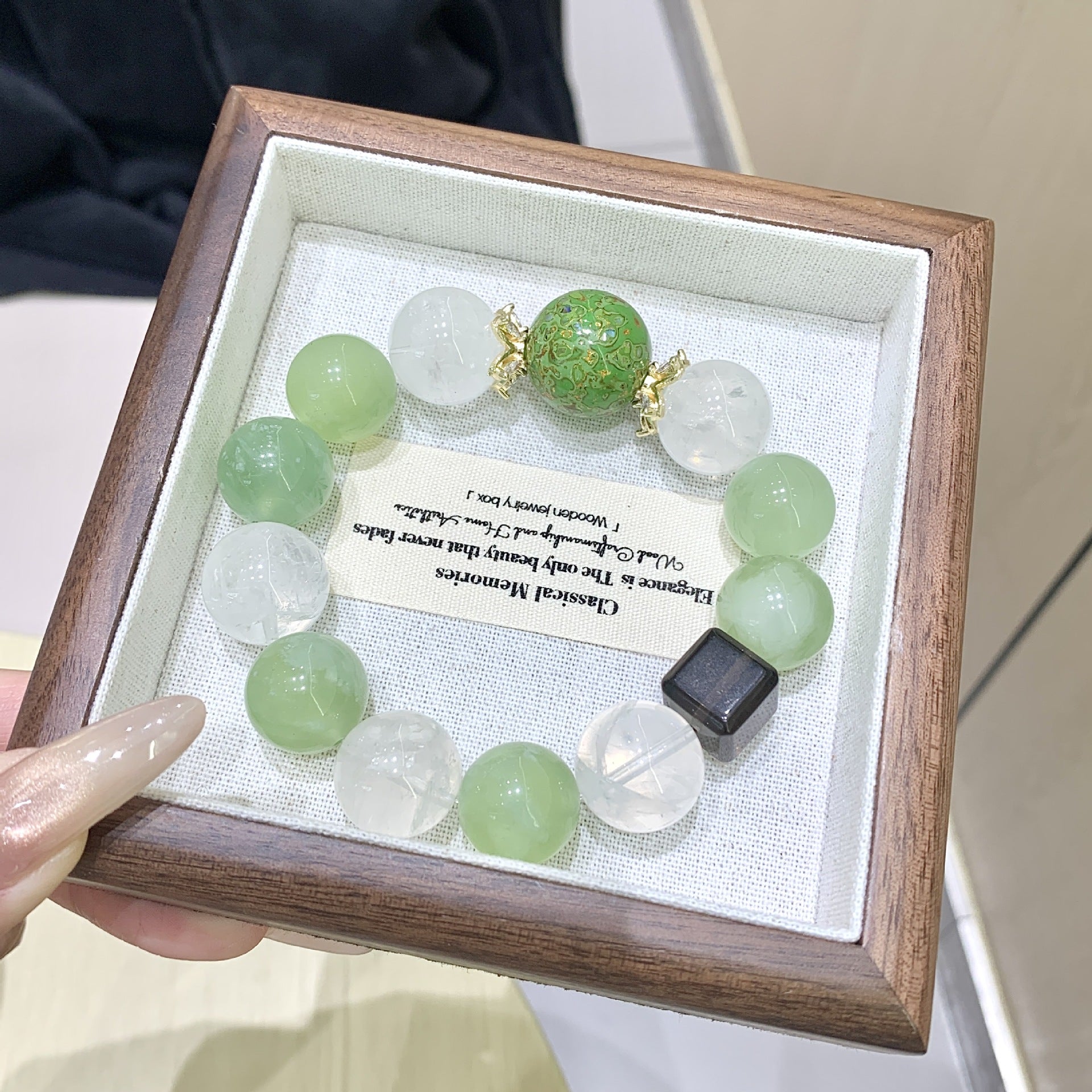 Natural Crystal Bracelet Qingti Milk Cover Xiuyan Single Circle Crystal Bead Original Design Fashion Simple Light Luxury Wholesale