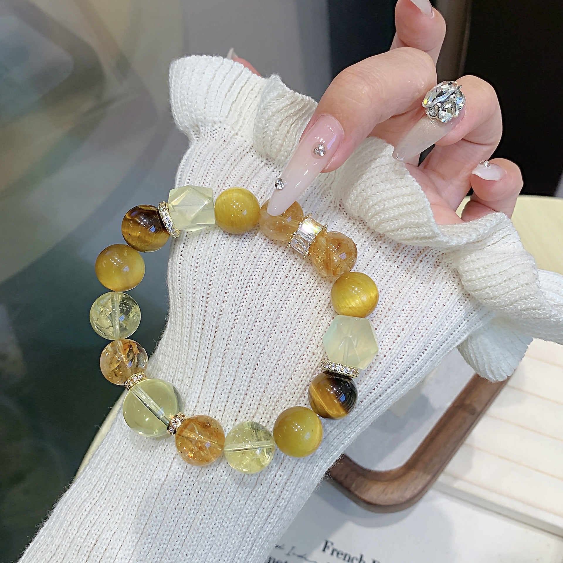 Fashionable and Unique Natural Yellow Tower Crystal Multi-Gemstone Bracelet Light Luxury Yellow Crystal Tea Crystal Bracelet Yellow Tiger Eye Bracelet