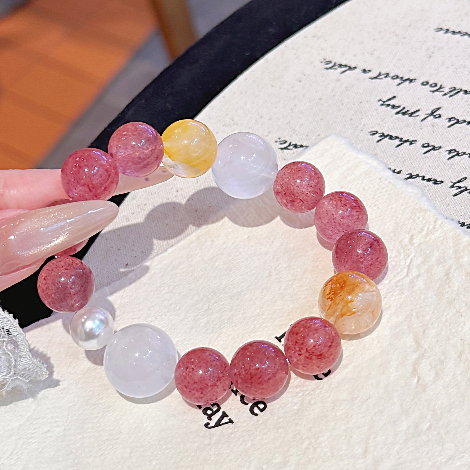 【Rose Nectar】Natural Strawberry Crystal Bracelet Handcrafted Exquisite Strawberry Crystal Bracelet Crystal Bracelet
