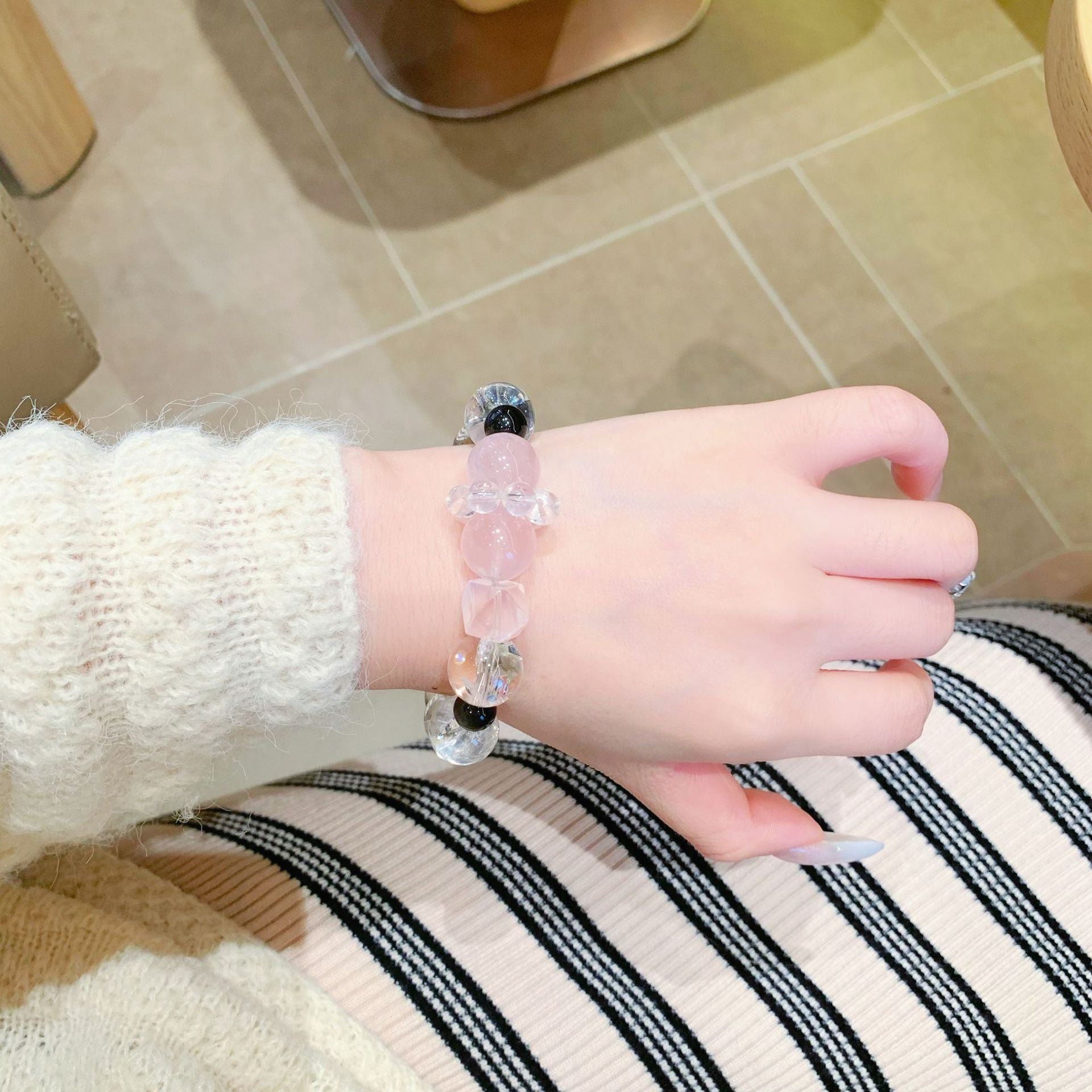 Natural Crystal Bracelet Light Luxury Retro High-end Clear Hand Jewelry Natural Crystal Bracelet Rose Quartz Bracelet