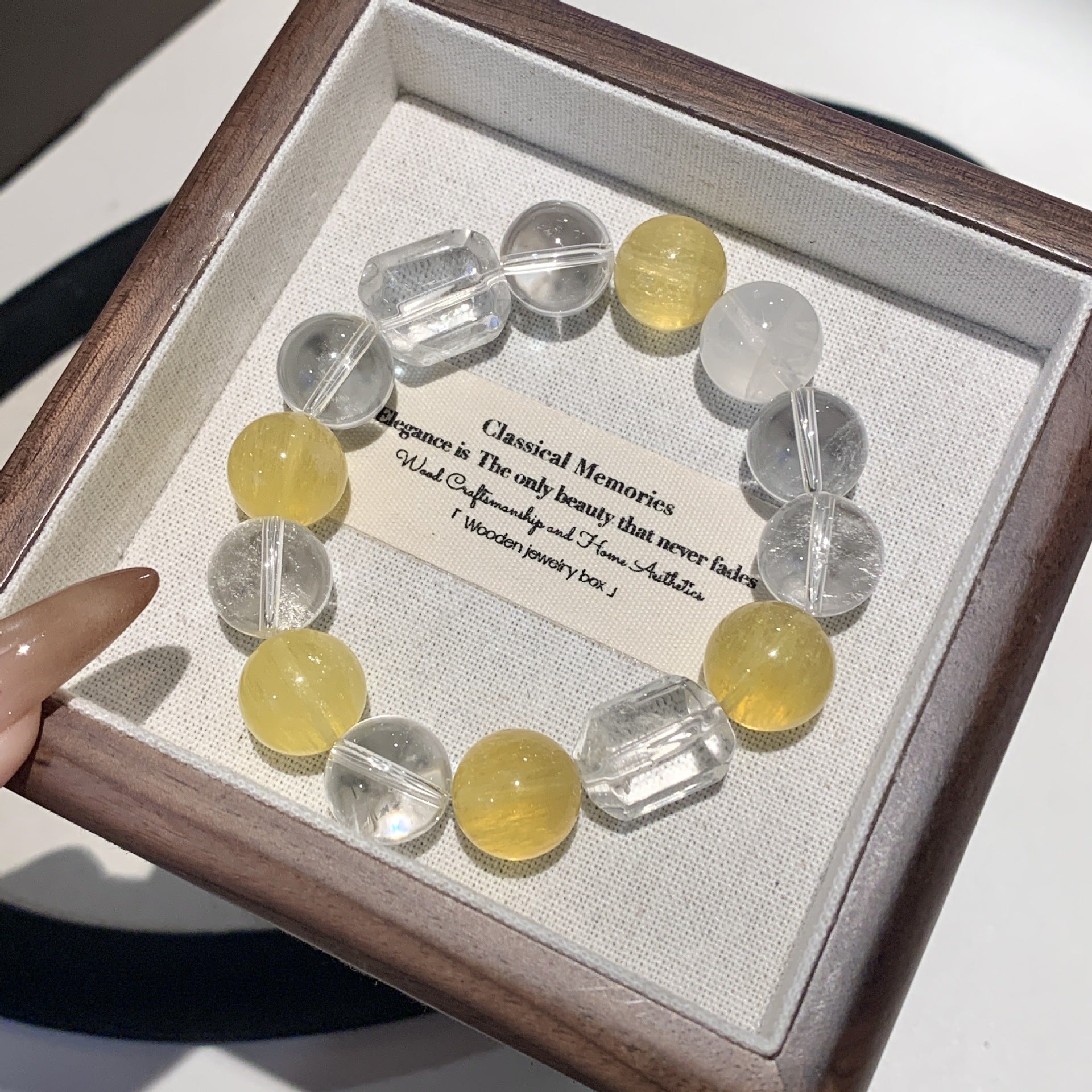 Natural White Crystal Yellow Crystal White Crystal Bracelet for Women Fashionable Unique Exquisite Niche Simple Versatile High-end Bracelet