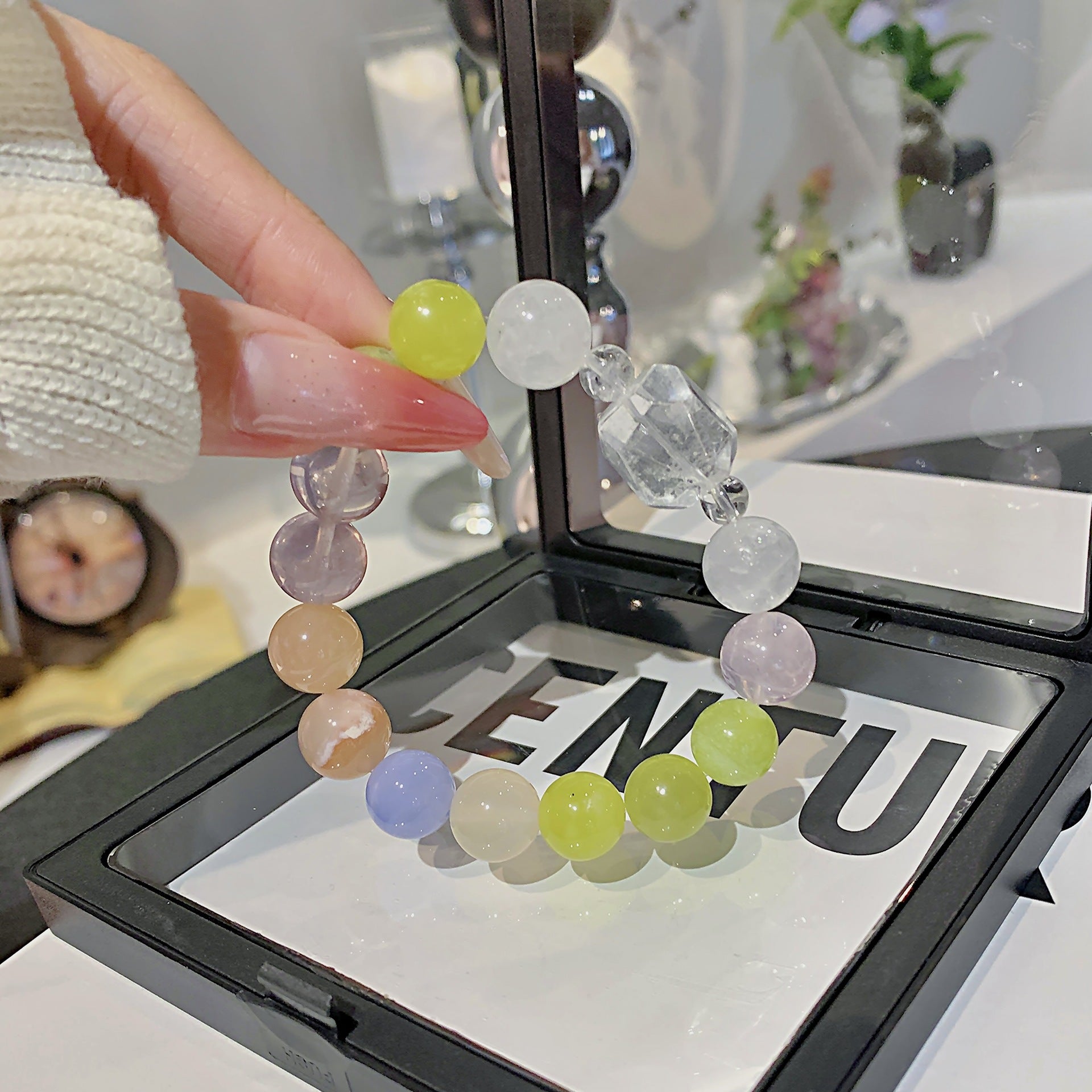 Natural Xiuyan Single Circle Dopamine Bracelet White Crystal Bracelet for Female Best Friend, Fresh Style Night Market Stall Crystal Beads