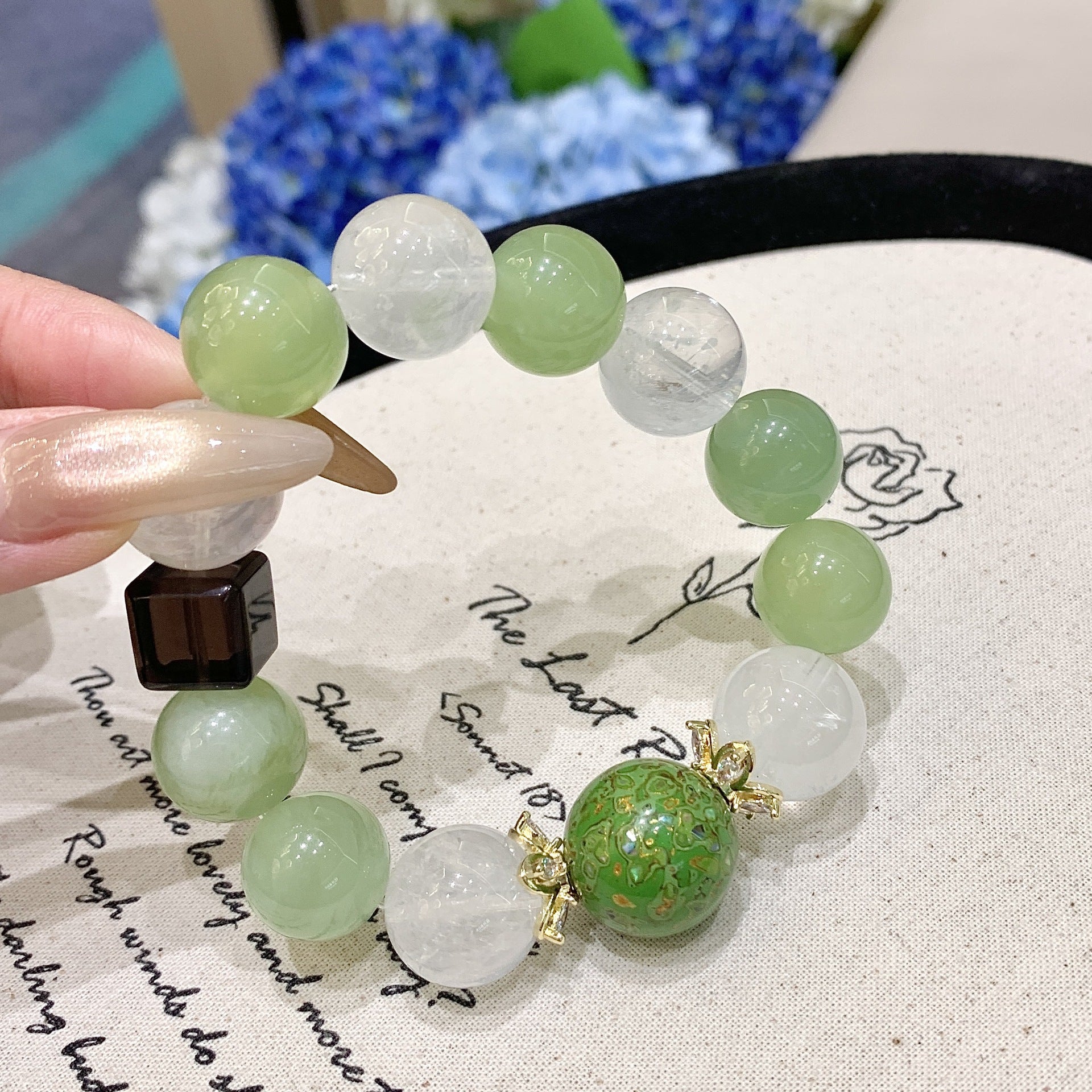 Natural Crystal Bracelet Qingti Milk Cover Xiuyan Single Circle Crystal Bead Original Design Fashion Simple Light Luxury Wholesale