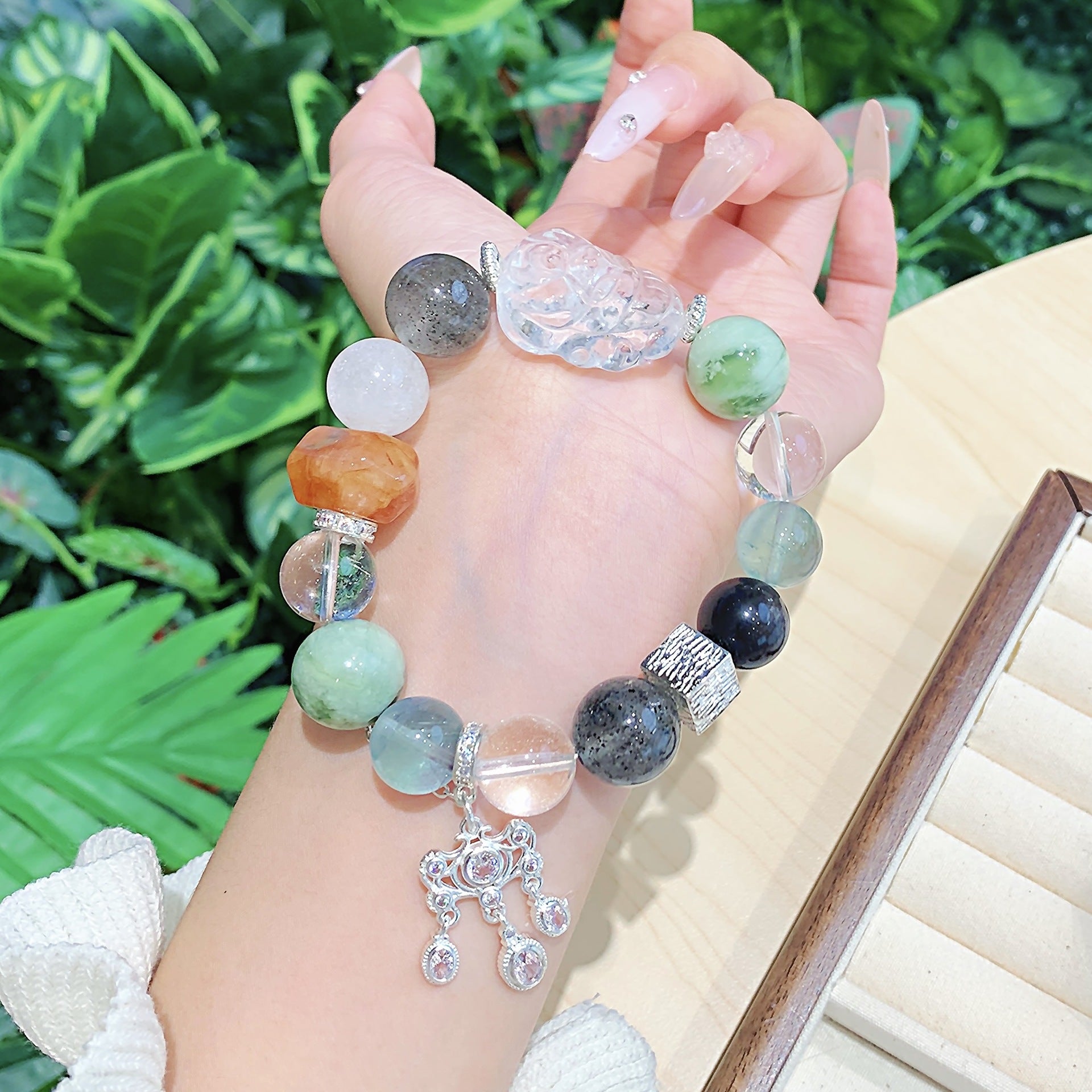 Natural Xiuyan Jade Green Grape Milk Cover White Crystal Bracelet Light Luxury High-End Niche Original Handmade Jewelry Jewelry Wholesale Factory