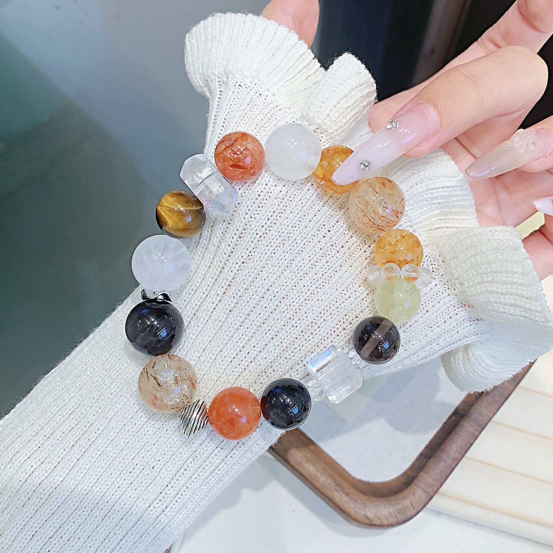 Natural Red Gum Flower Lucky Bracelet for Women Original Design of Fortune Bracelet Factory Wholesale Crystal Bracelet for Street Selling