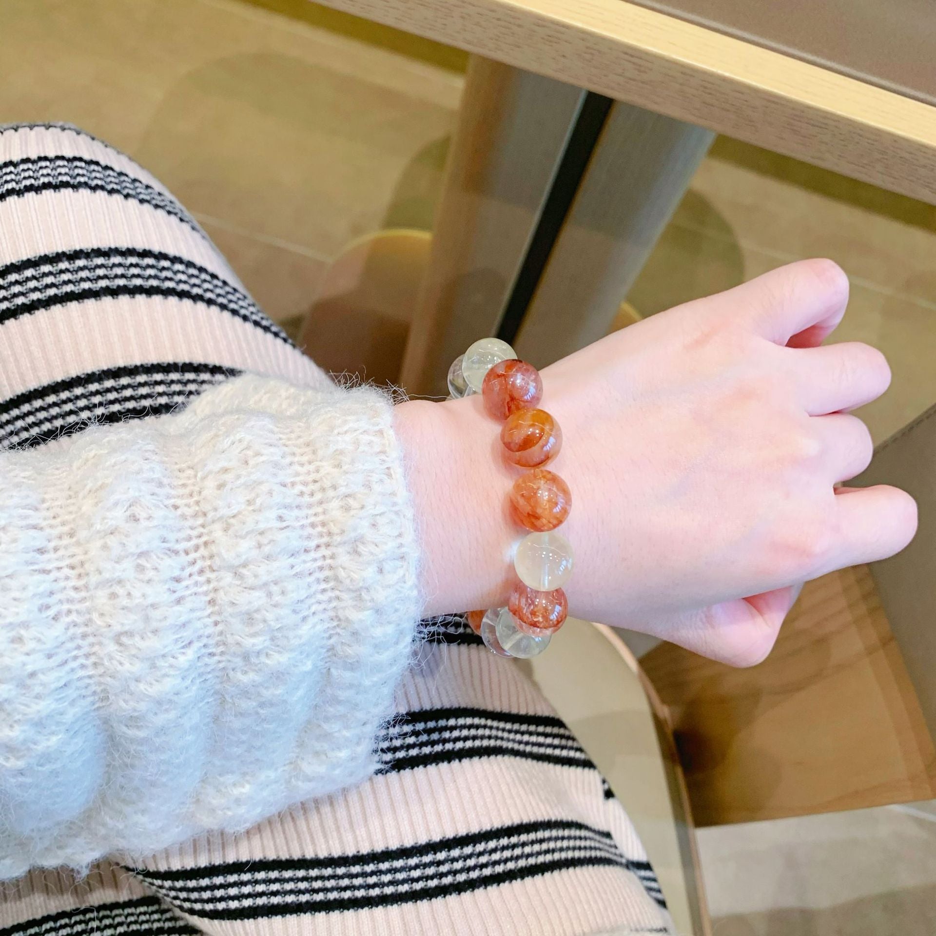 Natural Red Gum Flower White Crystal Beads Duobao Bracelet for Women Fresh and Sweet Floating Flower Southern Red Bead Bracelet Wholesale Jewelry