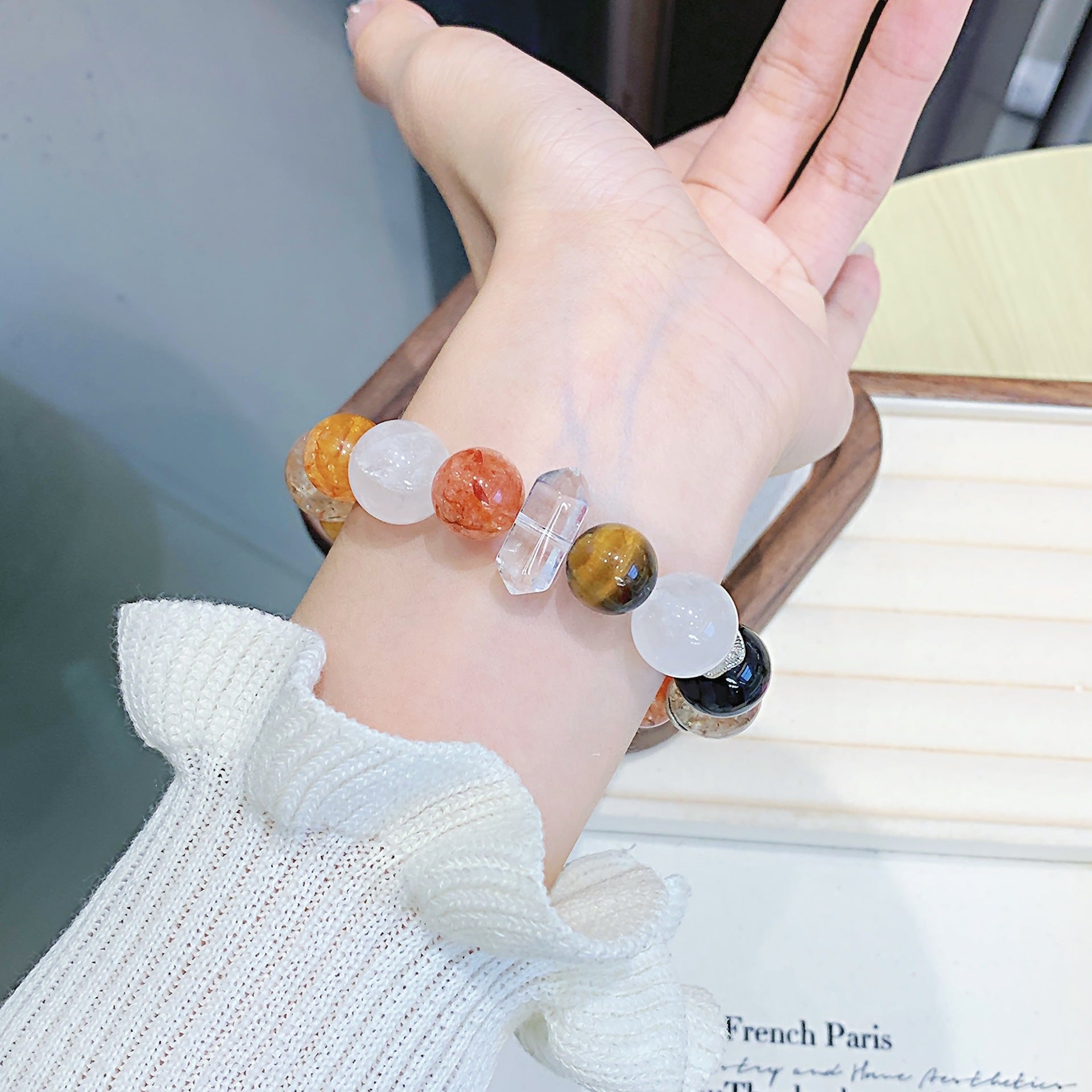 Natural Red Gum Flower Lucky Bracelet for Women Original Design of Fortune Bracelet Factory Wholesale Crystal Bracelet for Street Selling